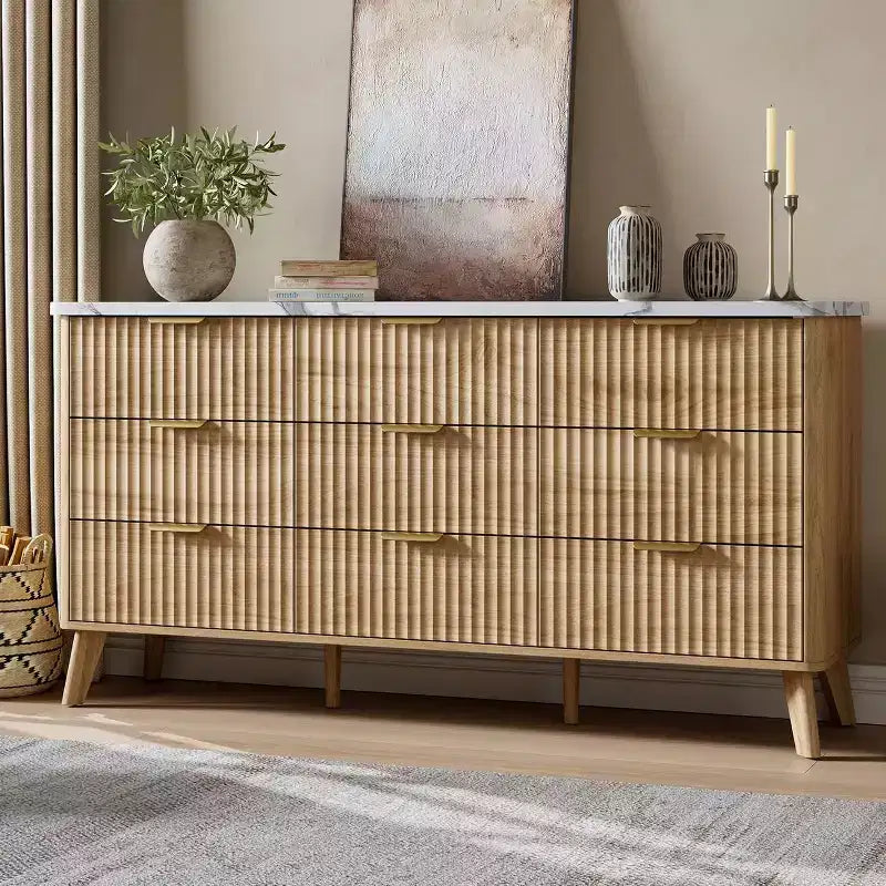 Commode à 9 tiroirs pour chambre à coucher, commode de 154 cm de large avec profil incurvé, tiroirs en bois cannelé, commode moderne pour salon