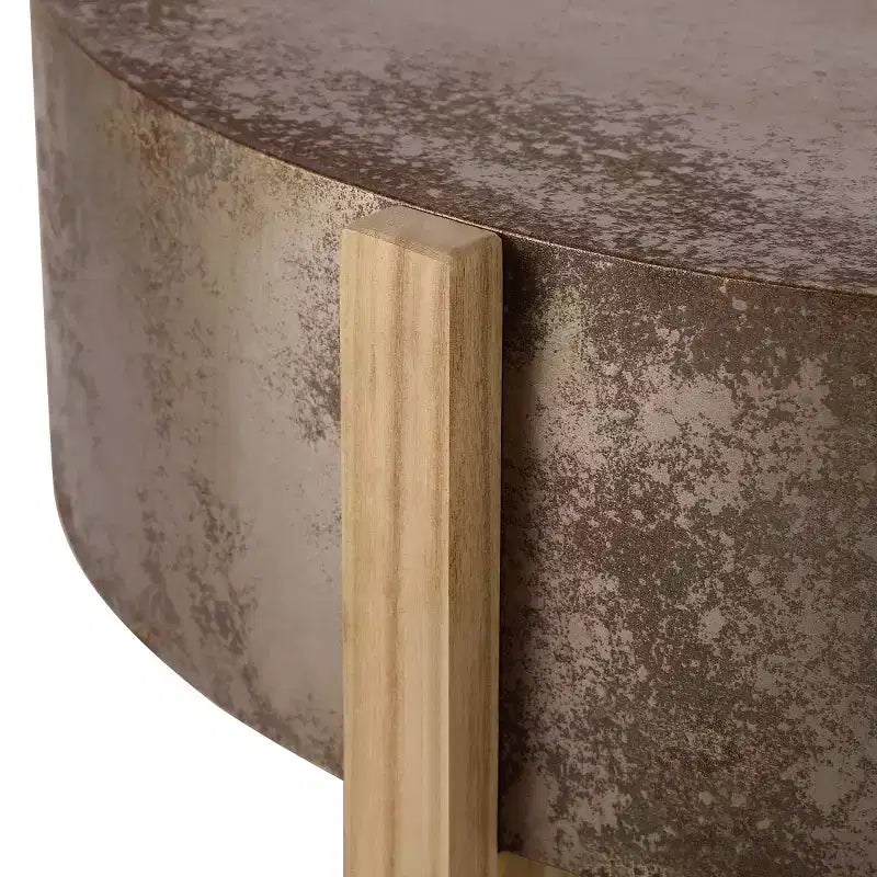 Table basse ronde vintage de 33 po avec base croisée, table centrale au fini rouille vieilli pour petits salons ou appartements